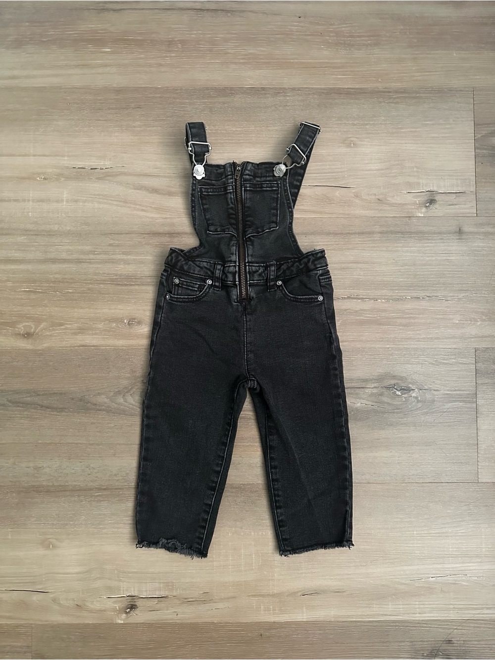ZARA Baby Black Denim Zip Overalls 12–18M
Edgy and stylish